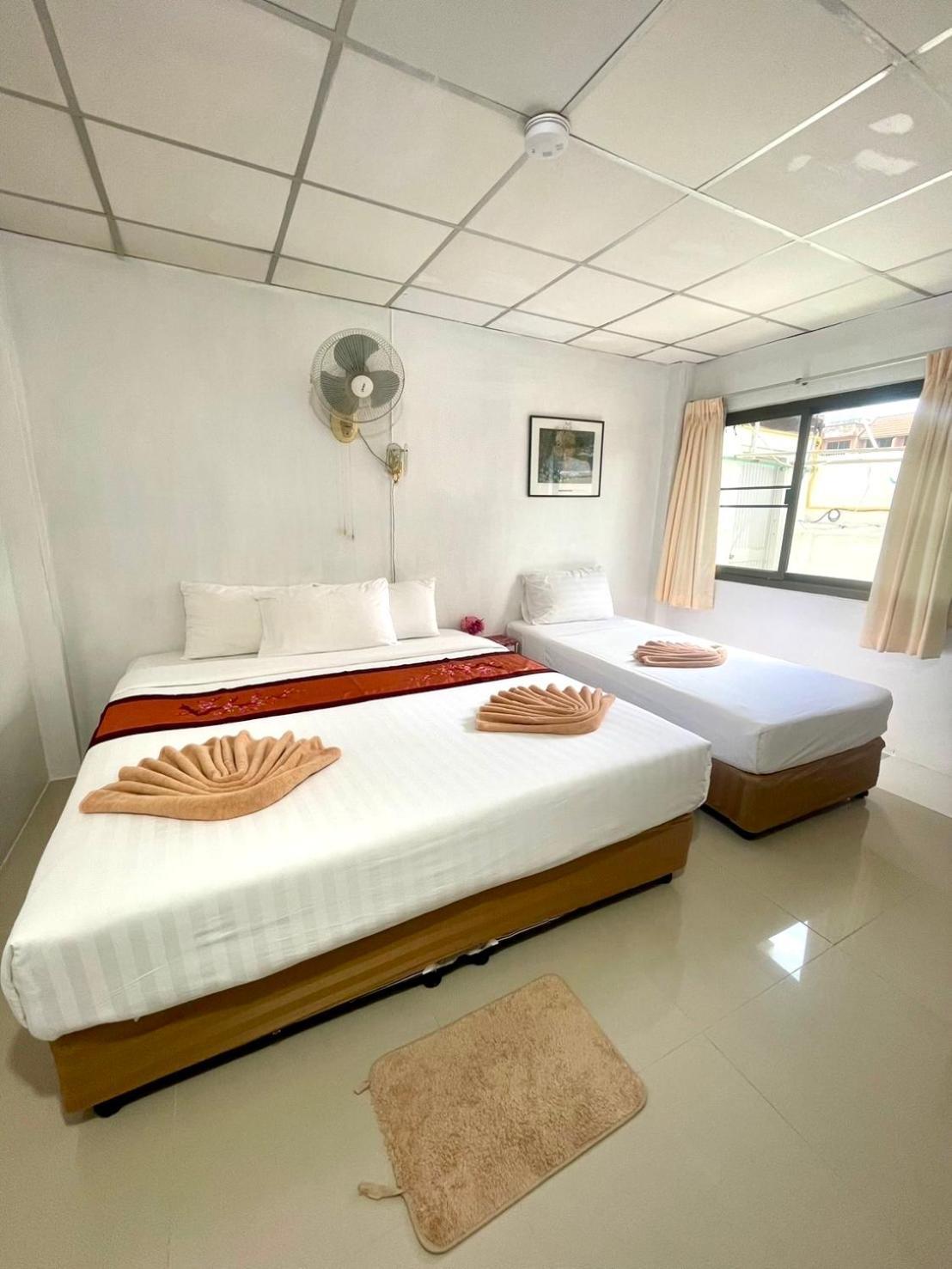 JJ Guesthouse Karon Extérieur photo