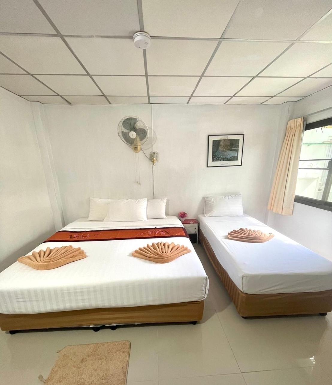 JJ Guesthouse Karon Extérieur photo