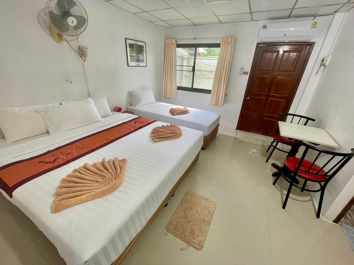 JJ Guesthouse Karon Extérieur photo