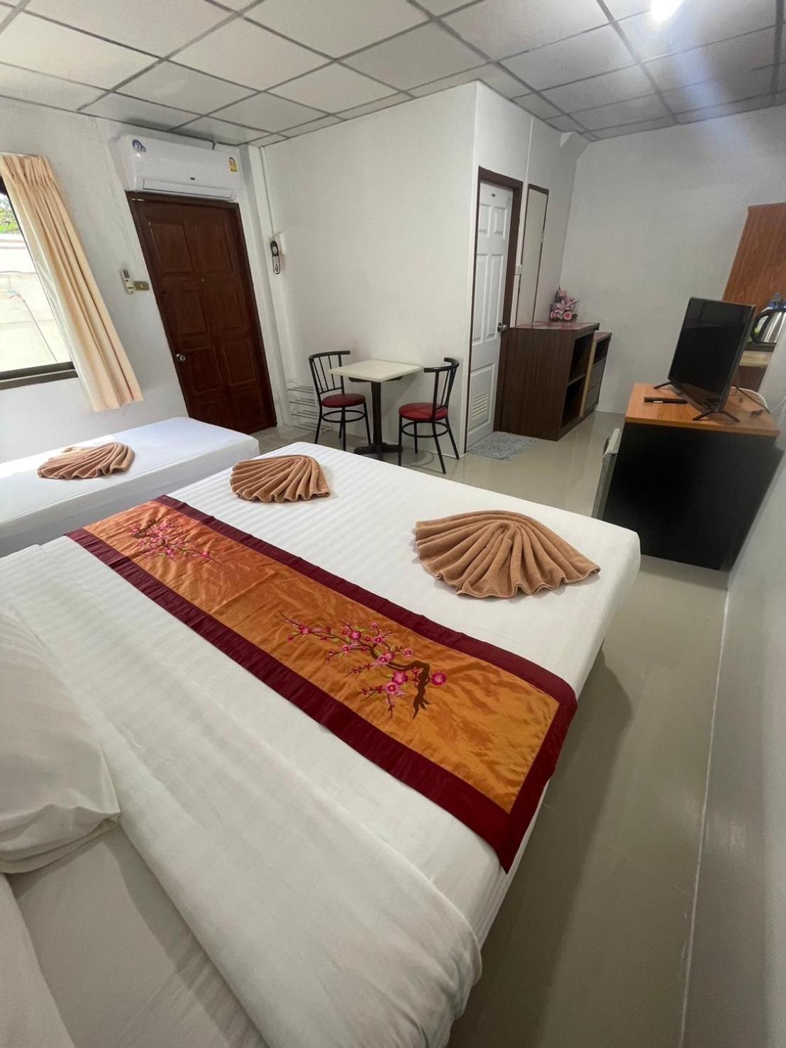 JJ Guesthouse Karon Extérieur photo