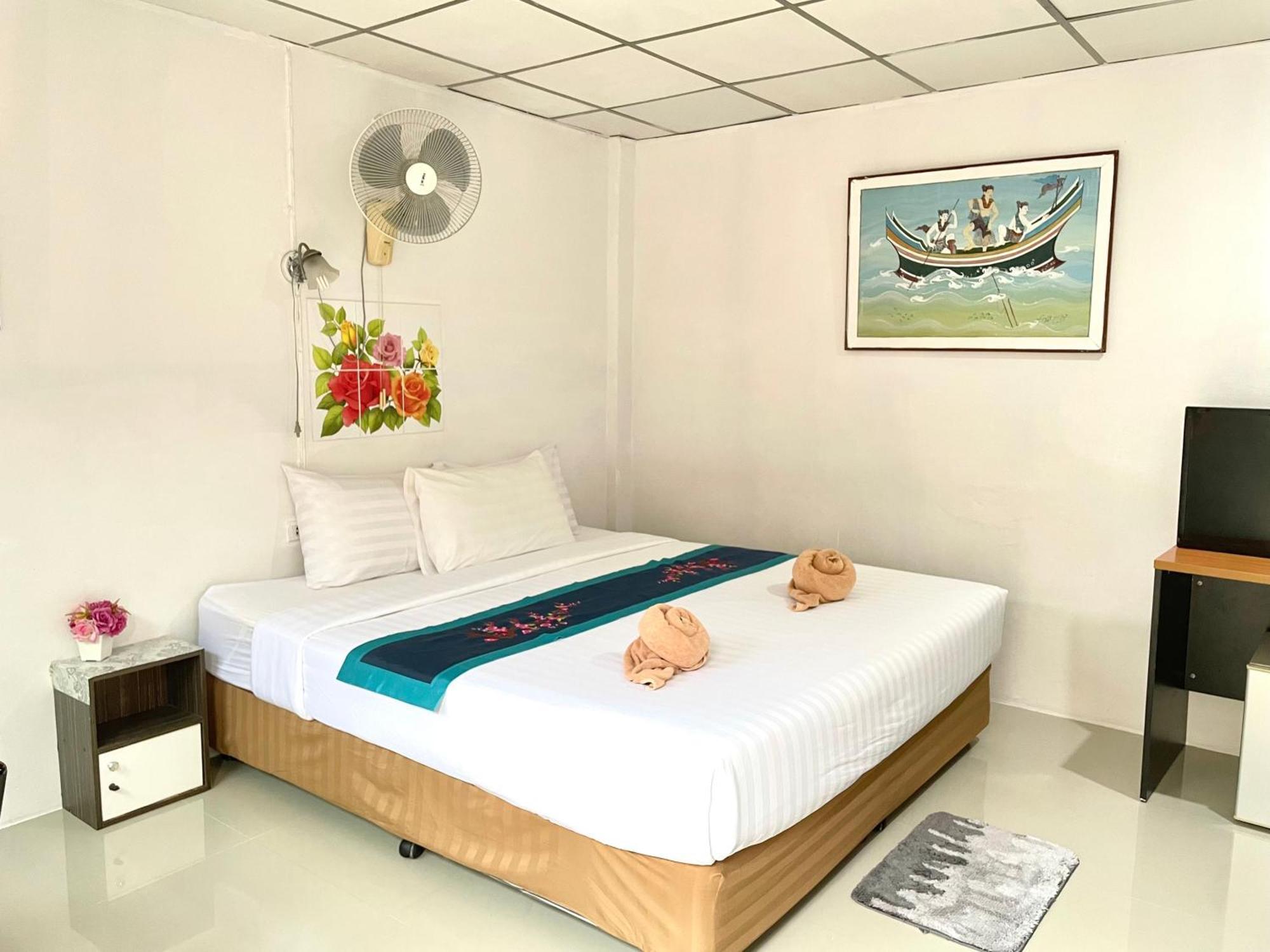 JJ Guesthouse Karon Extérieur photo