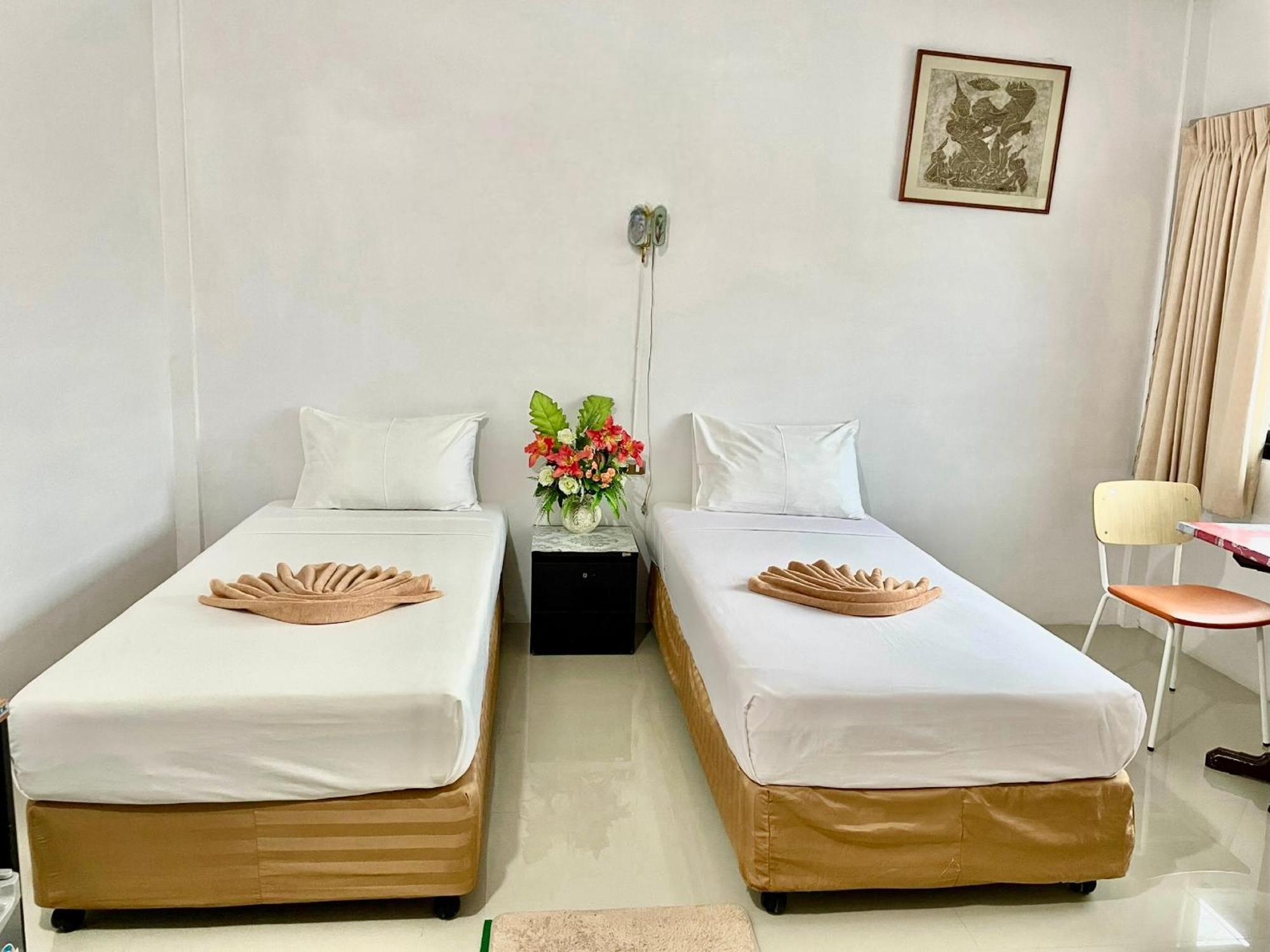 JJ Guesthouse Karon Extérieur photo