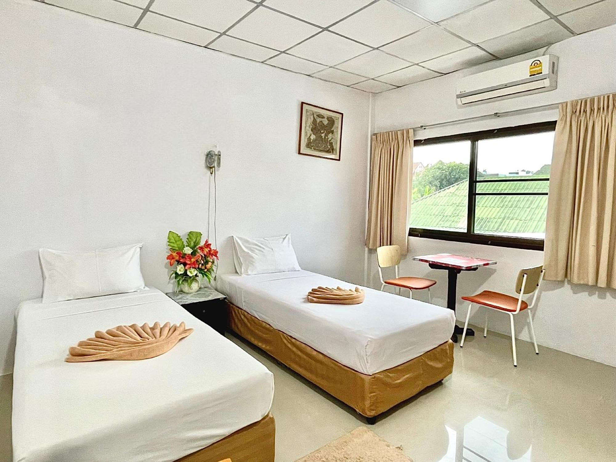 JJ Guesthouse Karon Extérieur photo