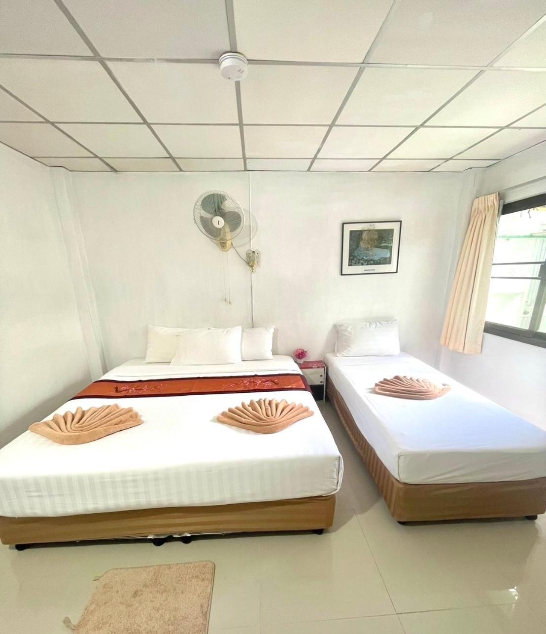 JJ Guesthouse Karon Extérieur photo